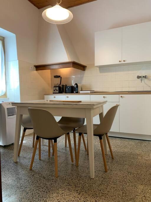 Historic Downtown Home By The Sea With King Bed Monterosso al Mare Exterior foto